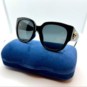 Gucci New Authentic Classic Black Square Sunglasses